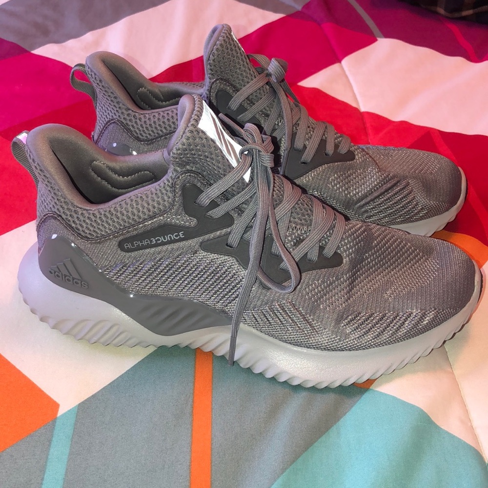 Brand New Adidas Alpha Bounce Tennishoes!!